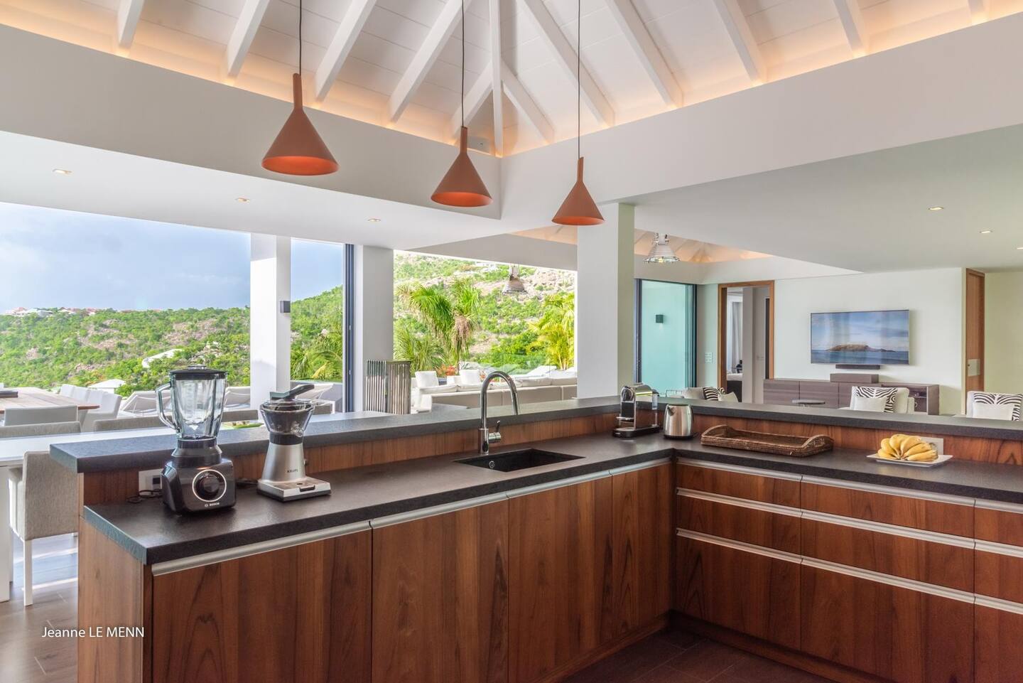 Fully-equipped kitchen for all your cooking needs