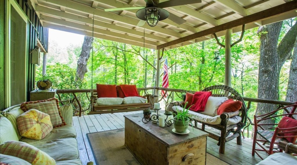 The Best Treehouses In Georgia
4. Beautifully Restored Historic Mountain Cabin-a Tree House in the Woods W/wifi
Location: Lakemont, Georgia