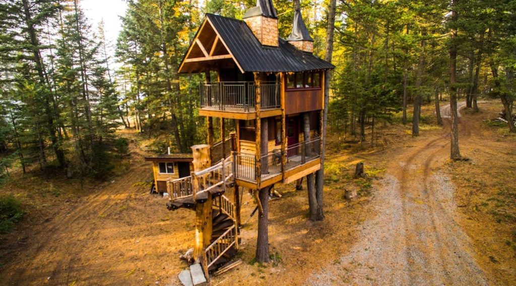 The Best Treehouses In The US
6. Meadowlark Treehouse at Montana Treehouse Retreat
Location: Columbia Falls, Montana