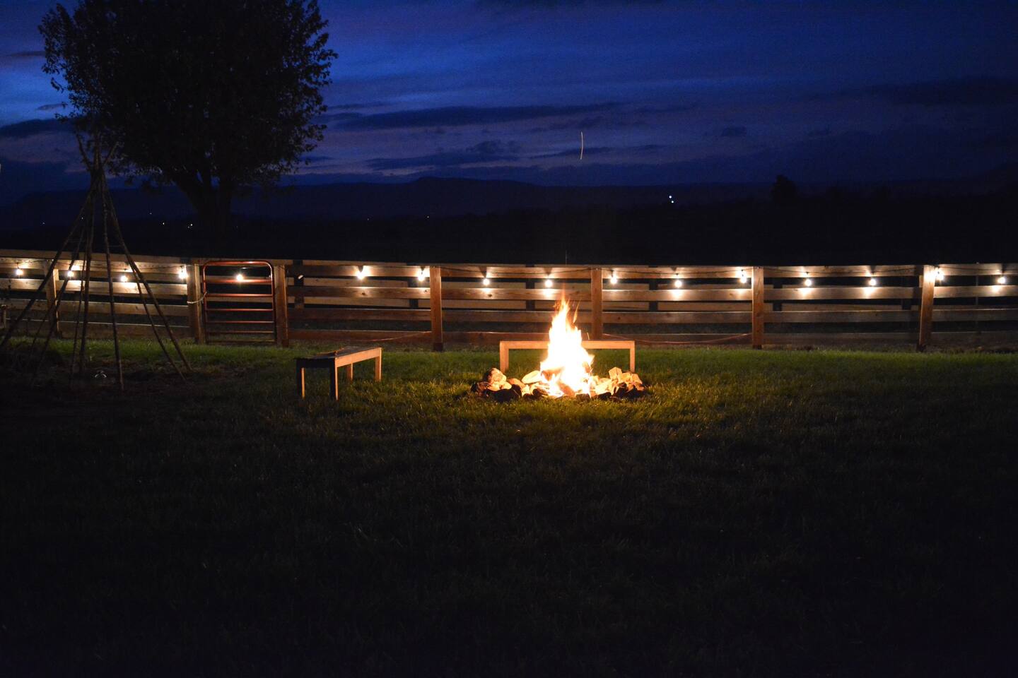 The night views coupled with the evening breeze.
