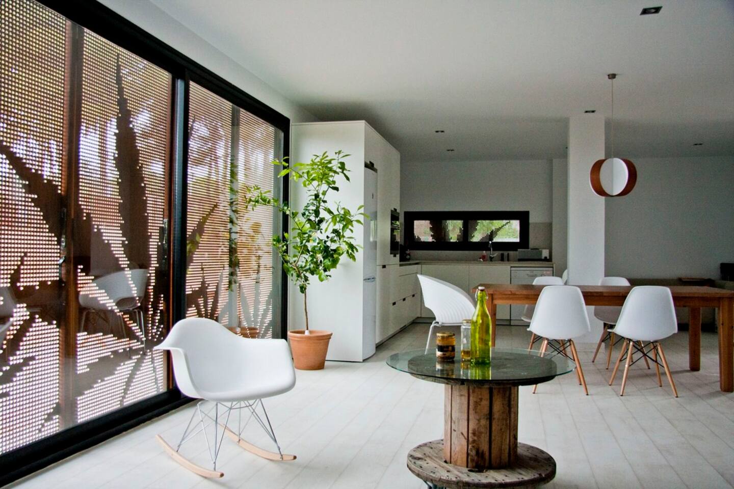 The house has a modern and relaxing atmosphere.