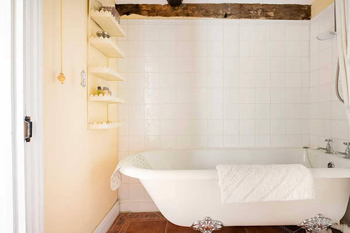 The splendid roll top bath. Ready for a relaxing foam filled soak.