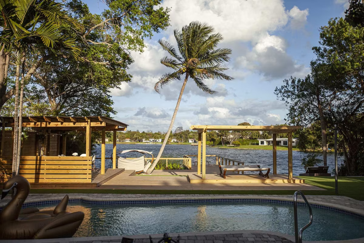 Stay in paradise!