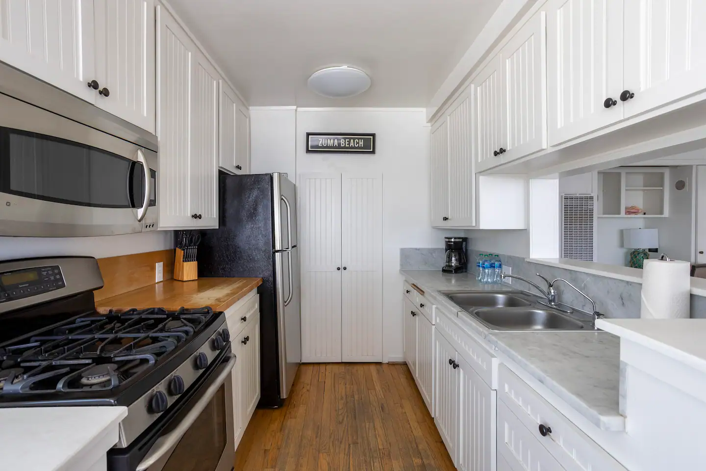 Kitchen with Banquette seating