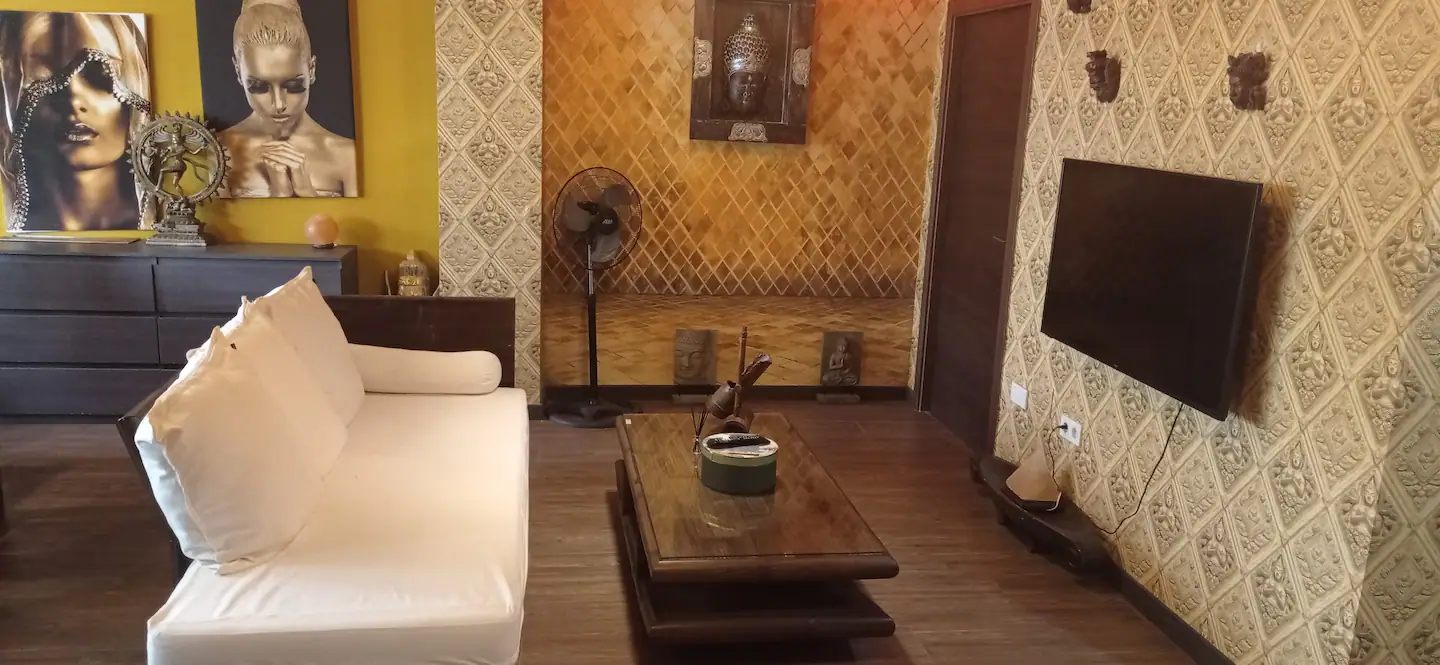 Communal lounge and dining area