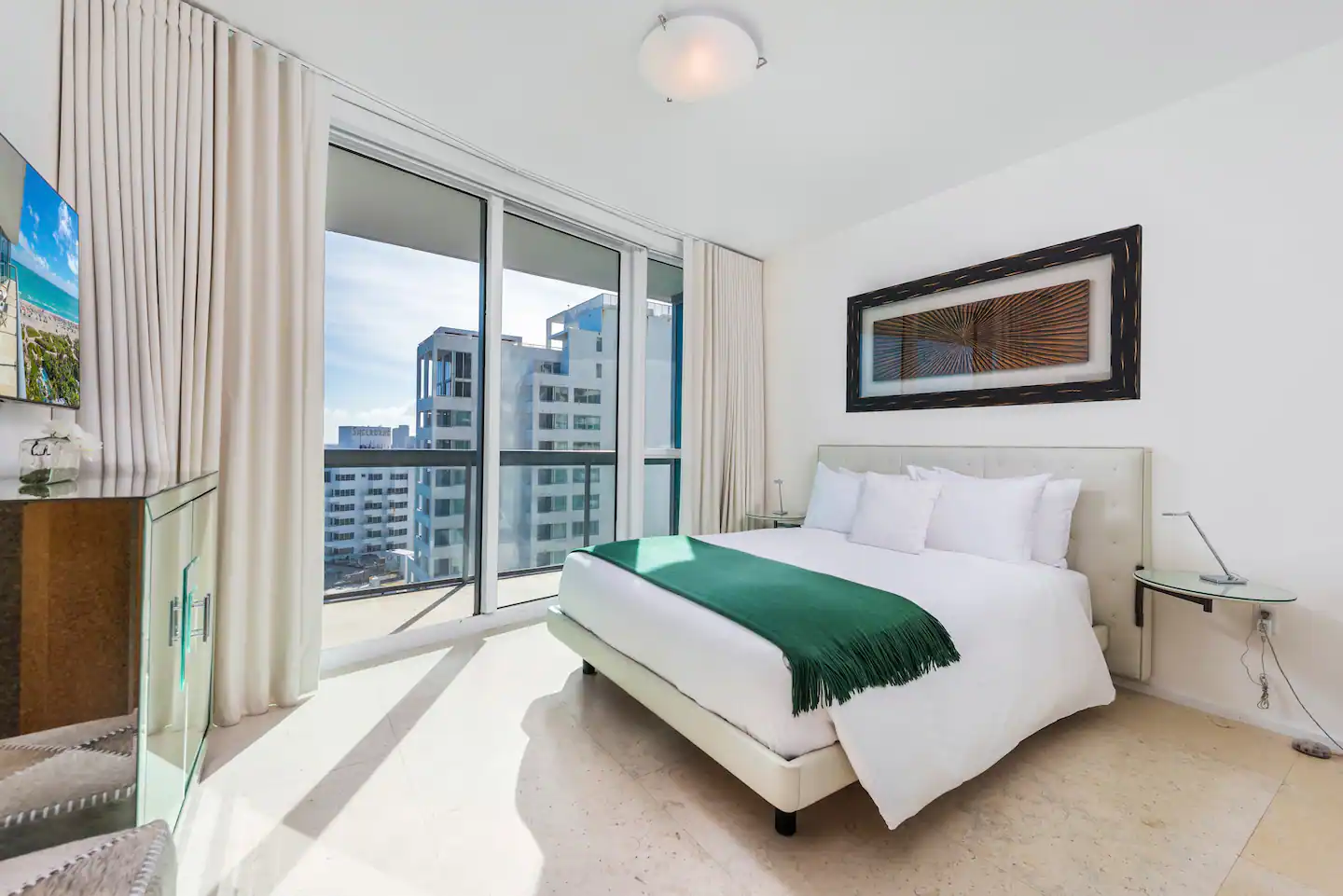 A second bedroom with a queen bed