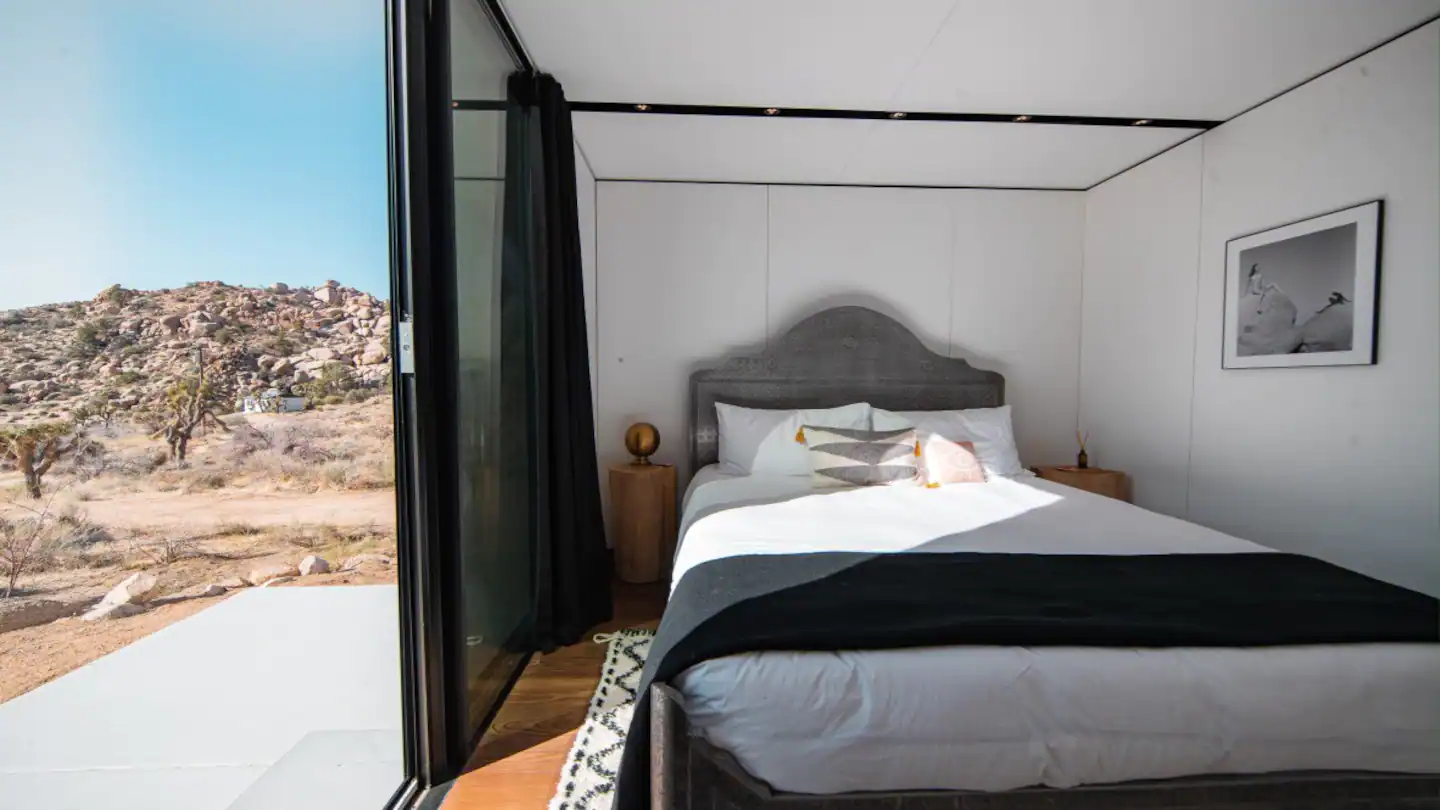 Guest room.