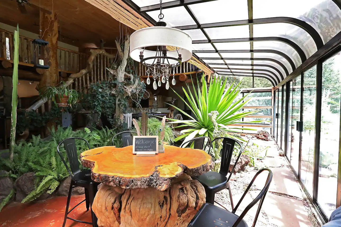 Atrium entry. Walk in WOW
