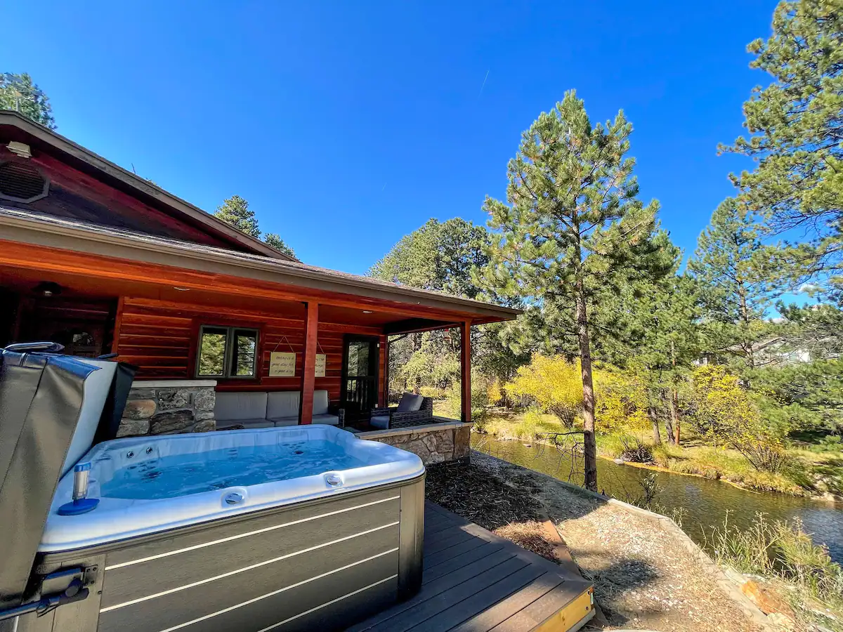 Hot Tub is amazing, you can rest while soaking in the views.